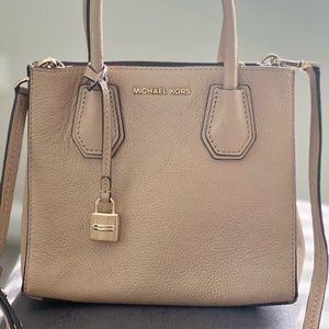 Michael Kors beige handbag with crossbody strap